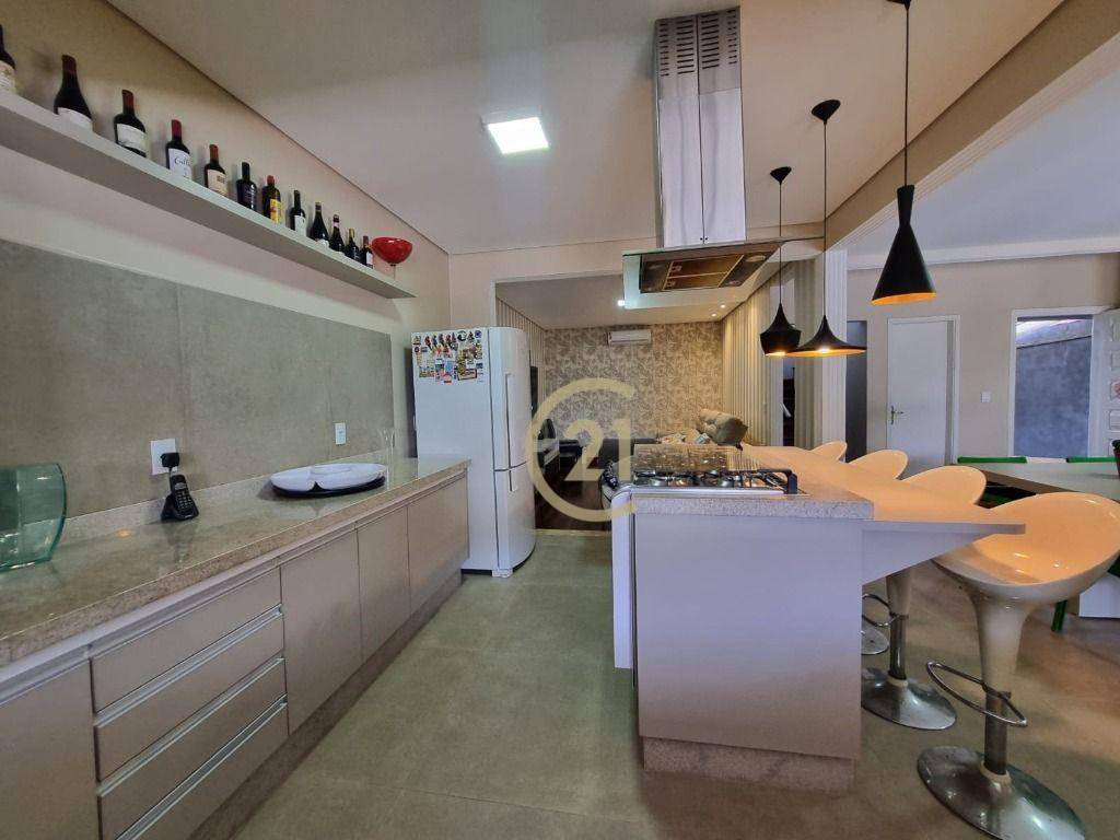 Casa para alugar com 3 quartos, 189m² - Foto 7