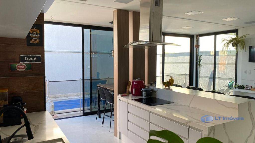 Sobrado à venda com 3 quartos, 270m² - Foto 3