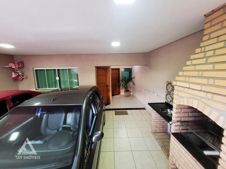 Casa à venda com 3 quartos, 156m² - Foto 1