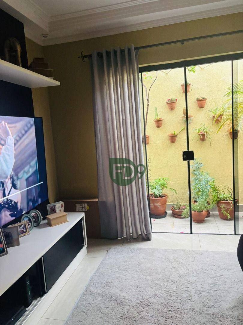 Casa, 3 quartos, 126 m² - Foto 2