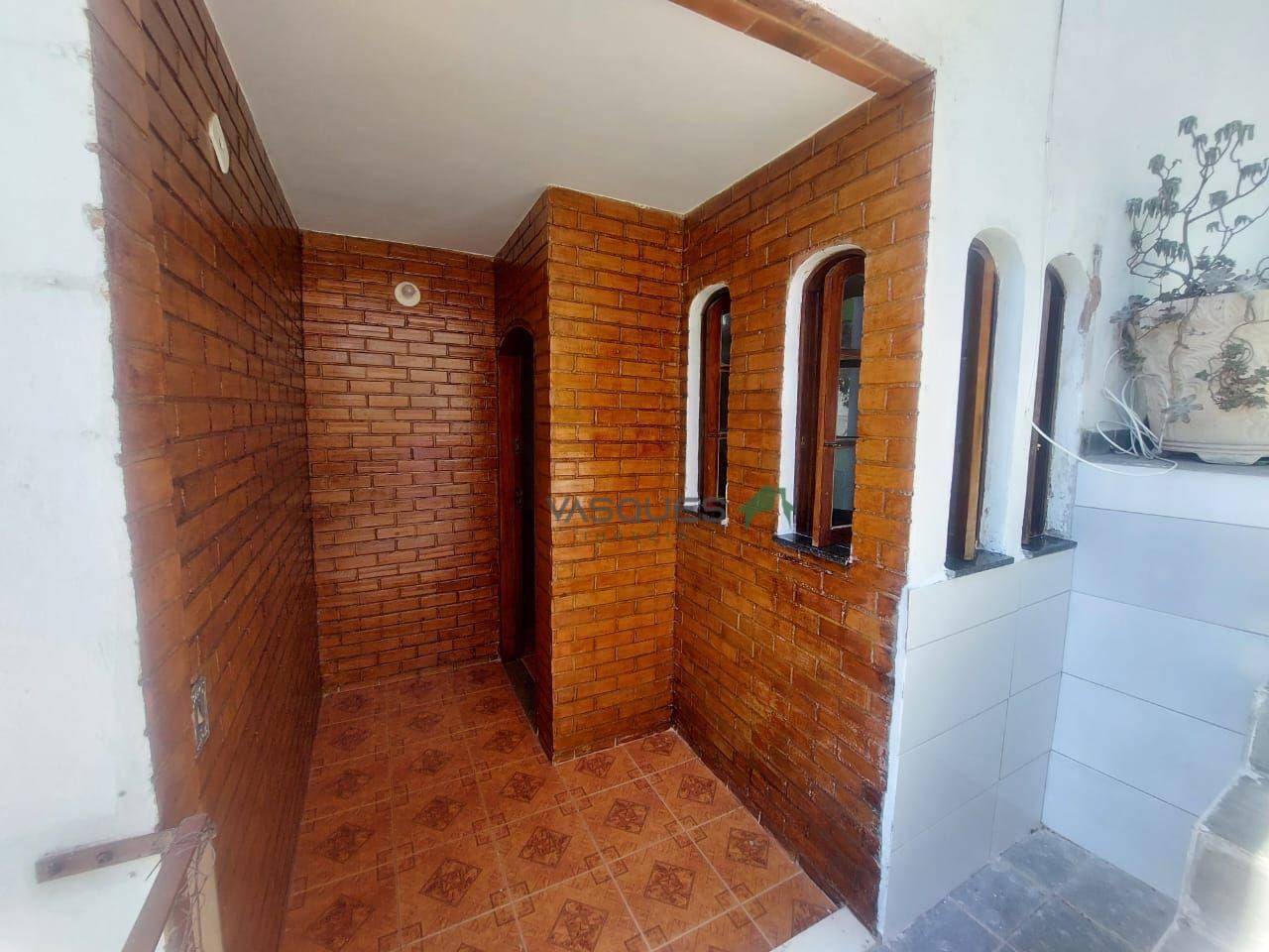 Casa para alugar com 4 quartos, 110m² - Foto 3