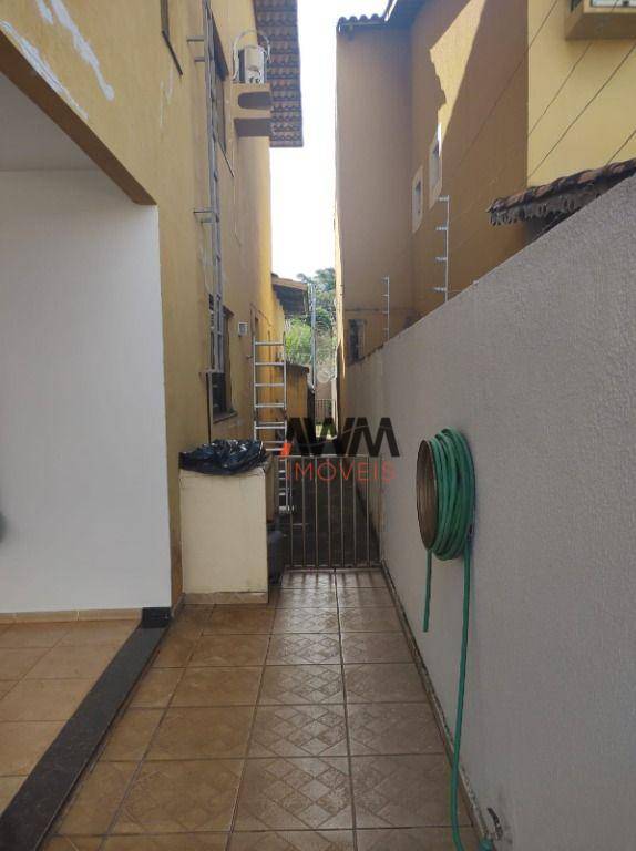 Sobrado à venda com 4 quartos, 309m² - Foto 31