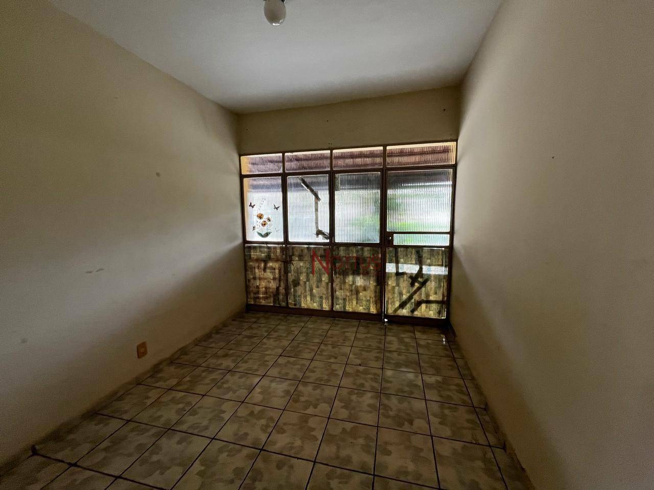 Casa à venda com 3 quartos, 150m² - Foto 3