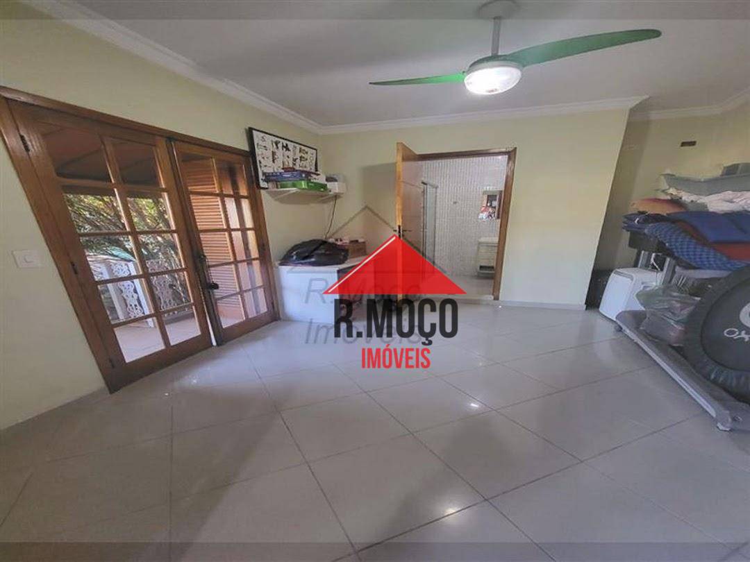 Casa à venda com 3 quartos, 225m² - Foto 43