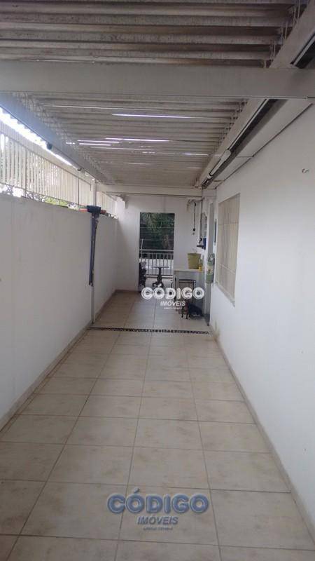 Casa à venda e aluguel com 3 quartos, 200m² - Foto 20