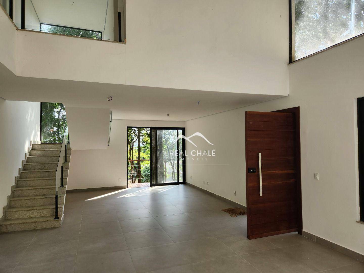 Casa à venda com 4 quartos, 250m² - Foto 3