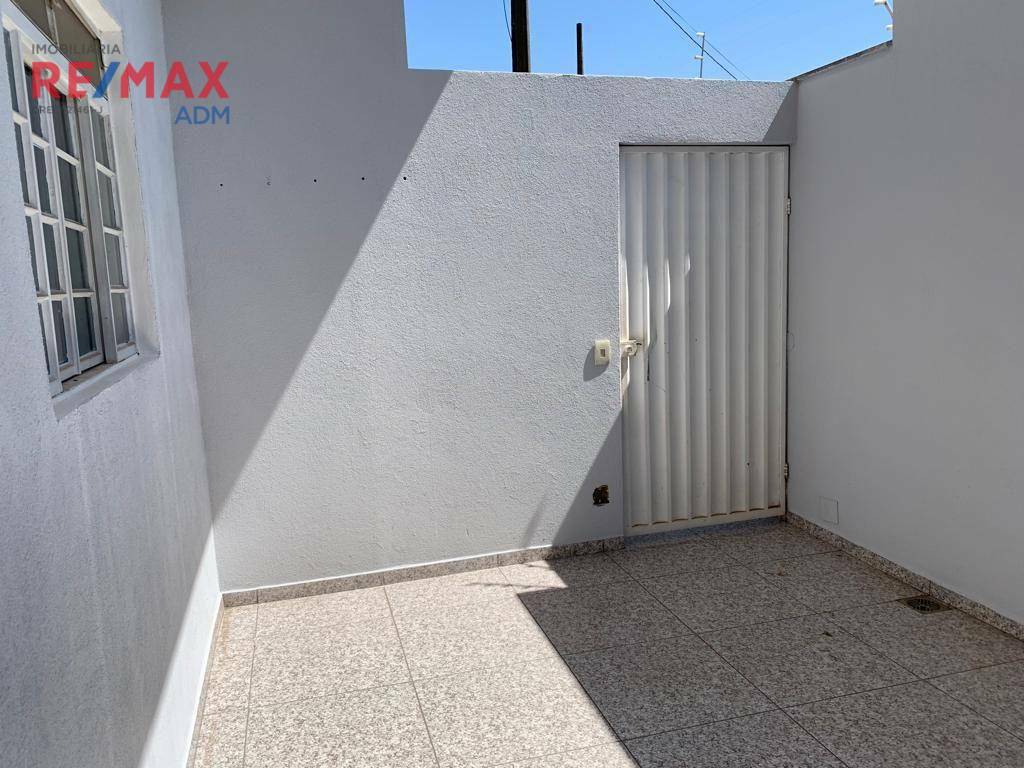 Casa à venda com 3 quartos, 136m² - Foto 9