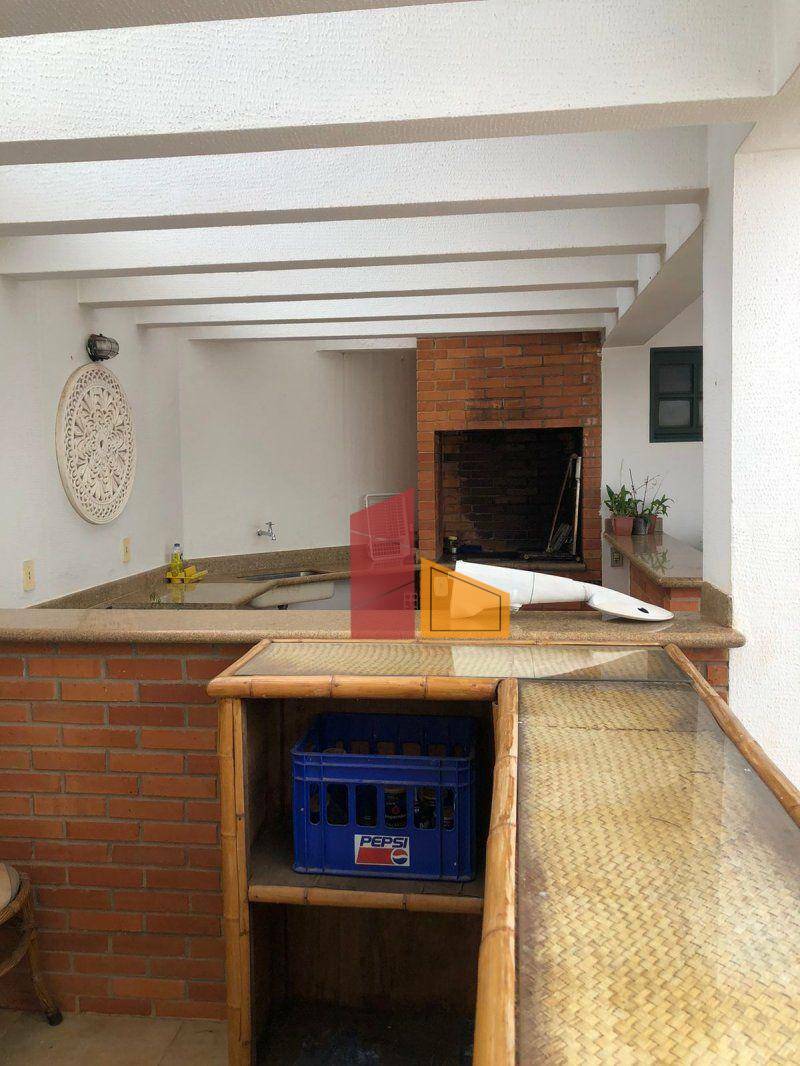 Casa à venda com 5 quartos, 3m² - Foto 38