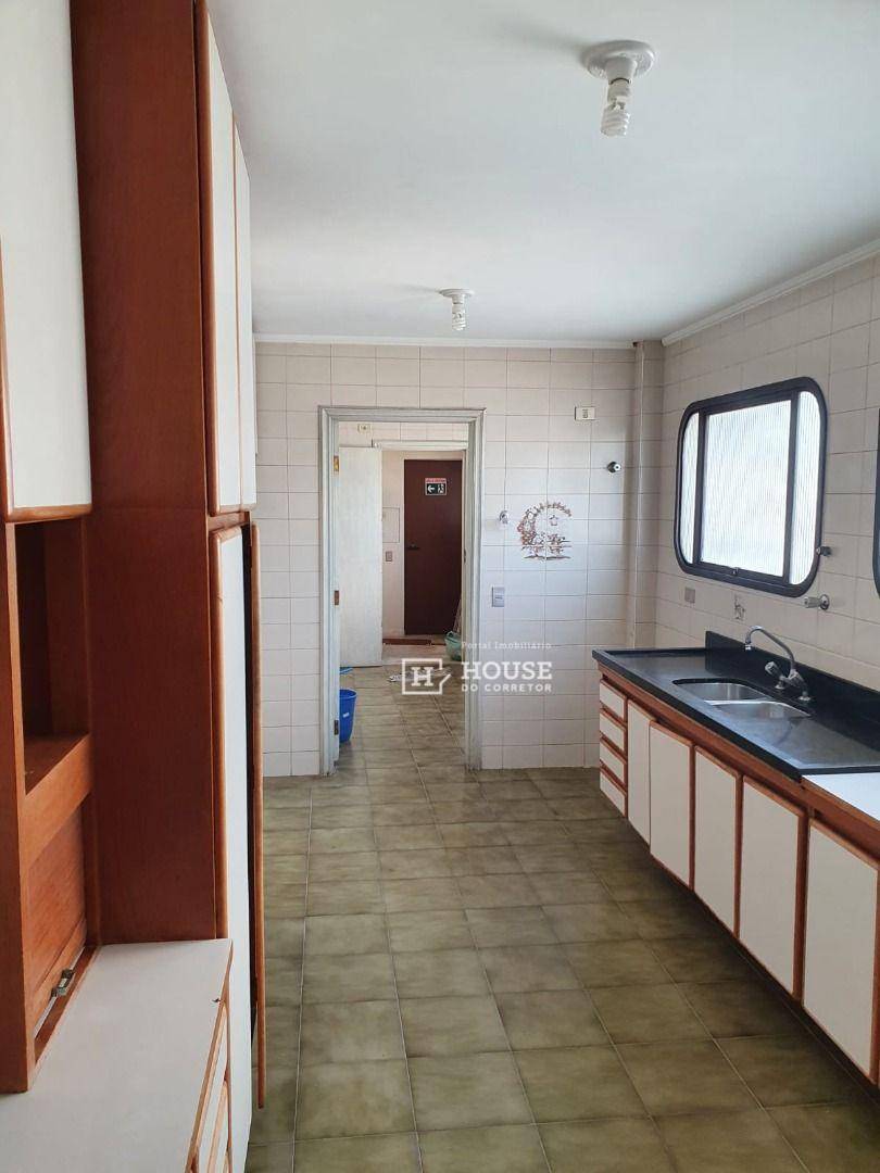 Apartamento à venda com 3 quartos, 189m² - Foto 18