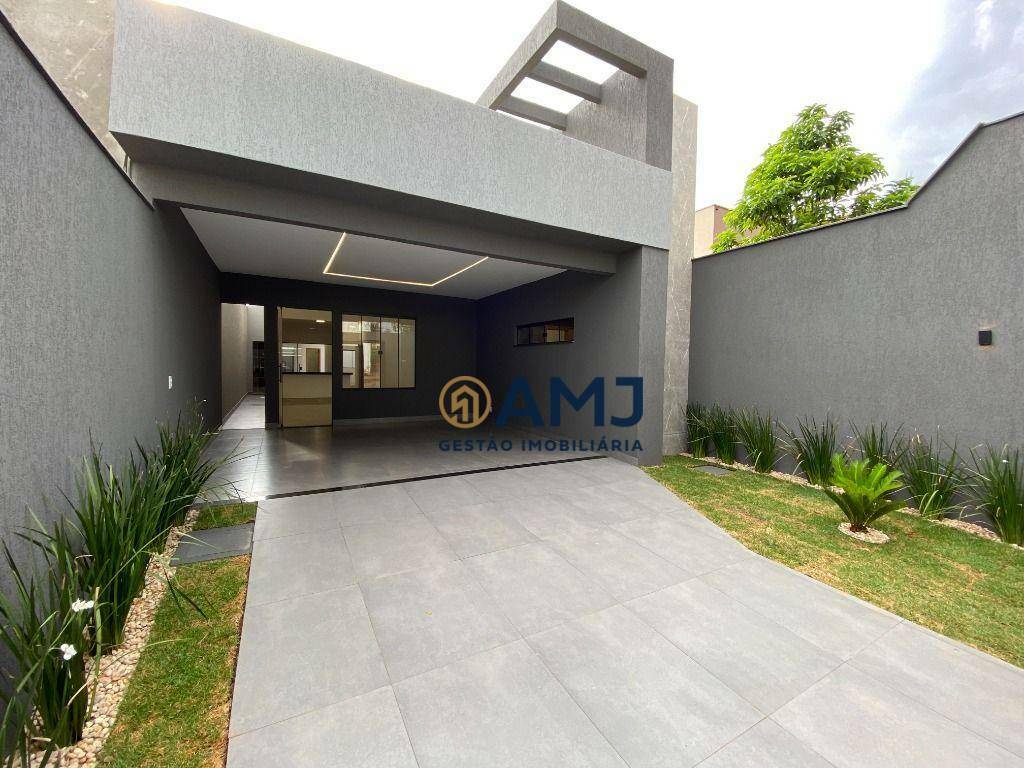 Casa à venda com 3 quartos, 141m² - Foto 1