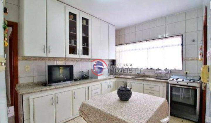 Sobrado à venda com 3 quartos, 275m² - Foto 11