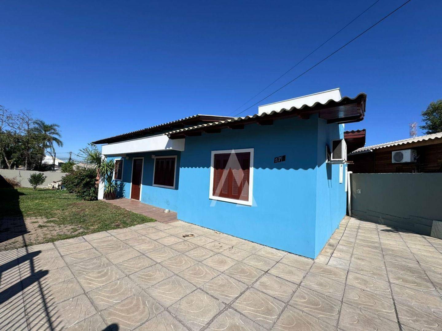 Casa à venda com 3 quartos, 150m² - Foto 2