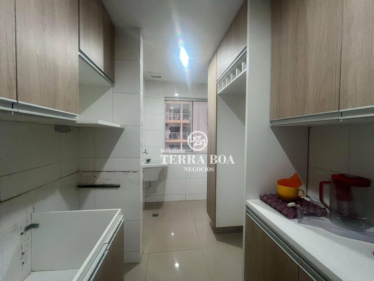 Apartamento à venda com 3 quartos, 75m² - Foto 2