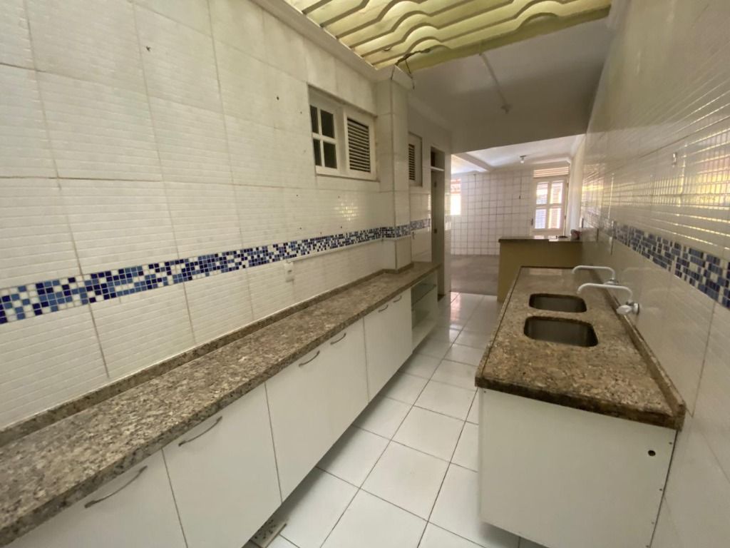 Casa para alugar com 4 quartos, 230m² - Foto 10