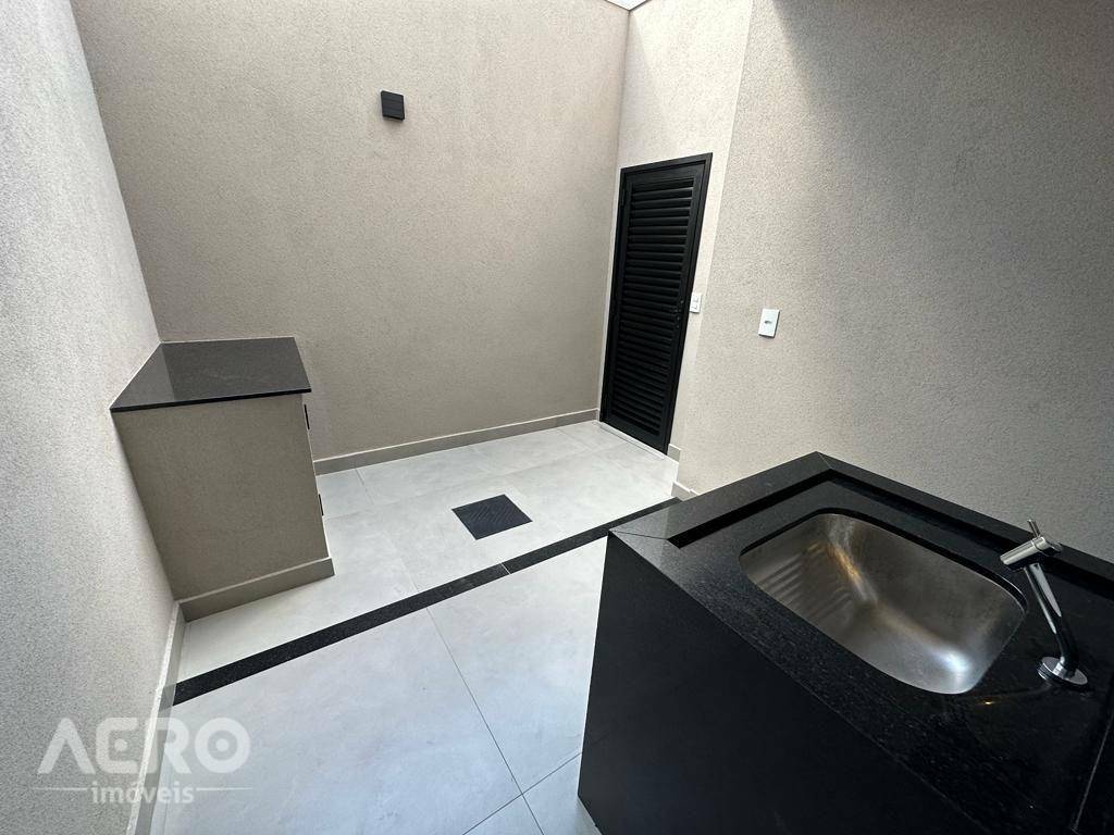 Casa à venda com 3 quartos, 158m² - Foto 4