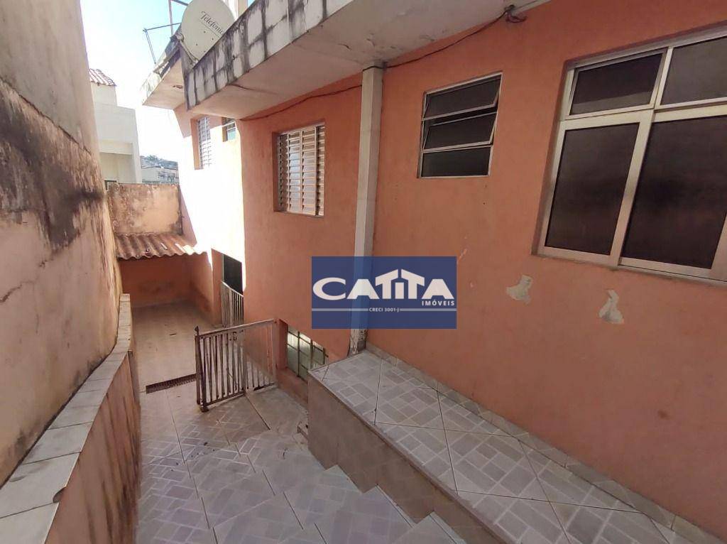 Sobrado à venda com 4 quartos, 200m² - Foto 4