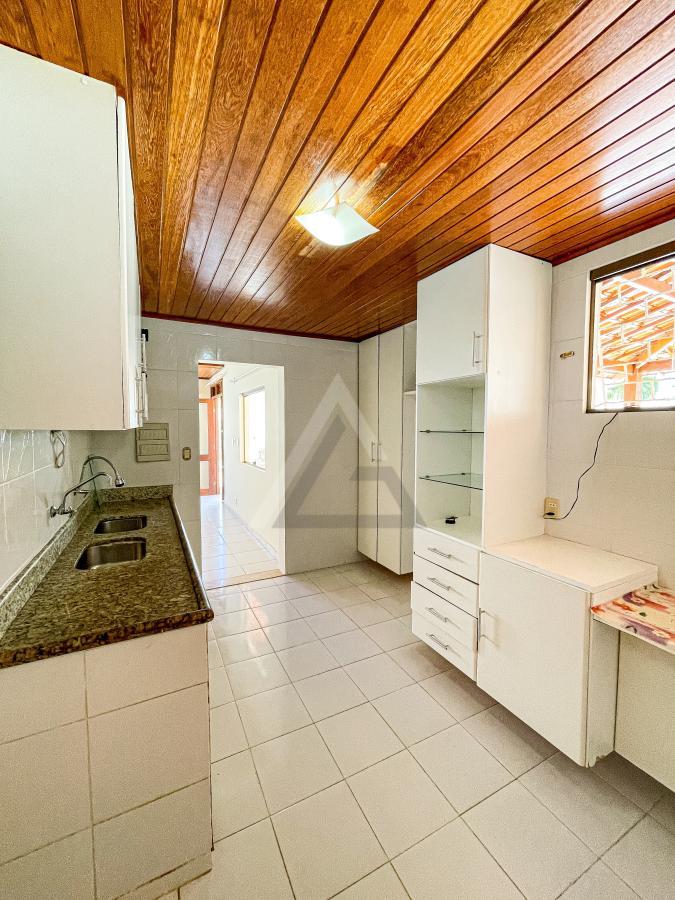 Casa à venda com 4 quartos, 182m² - Foto 12