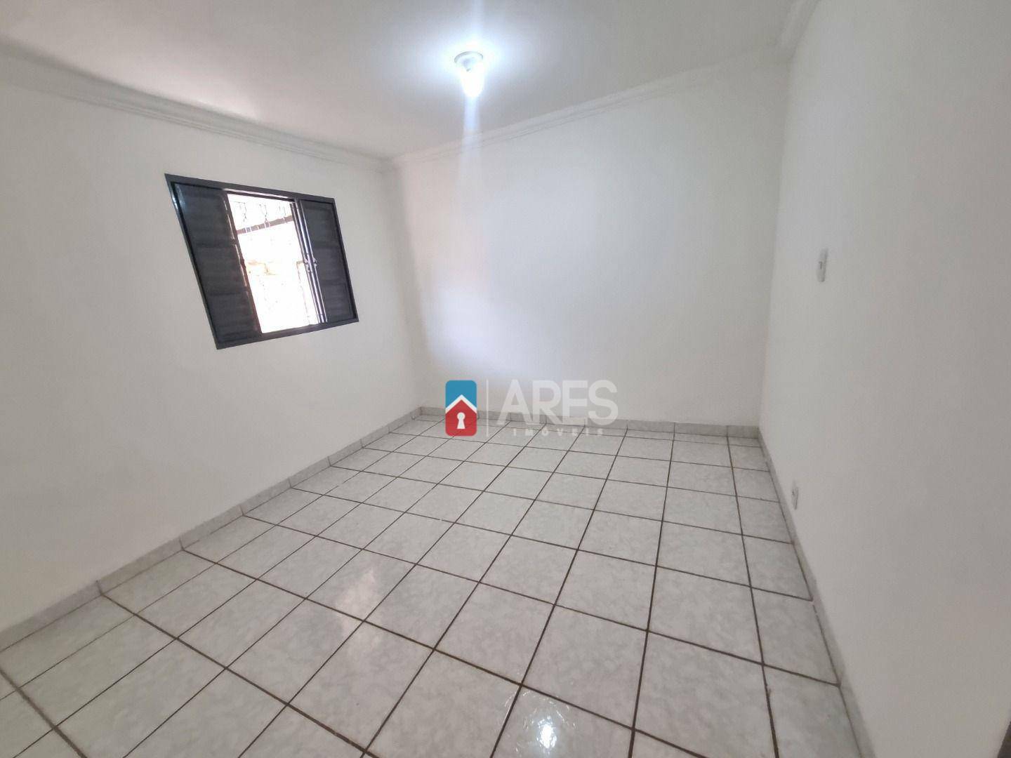 Casa à venda com 2 quartos, 95m² - Foto 4