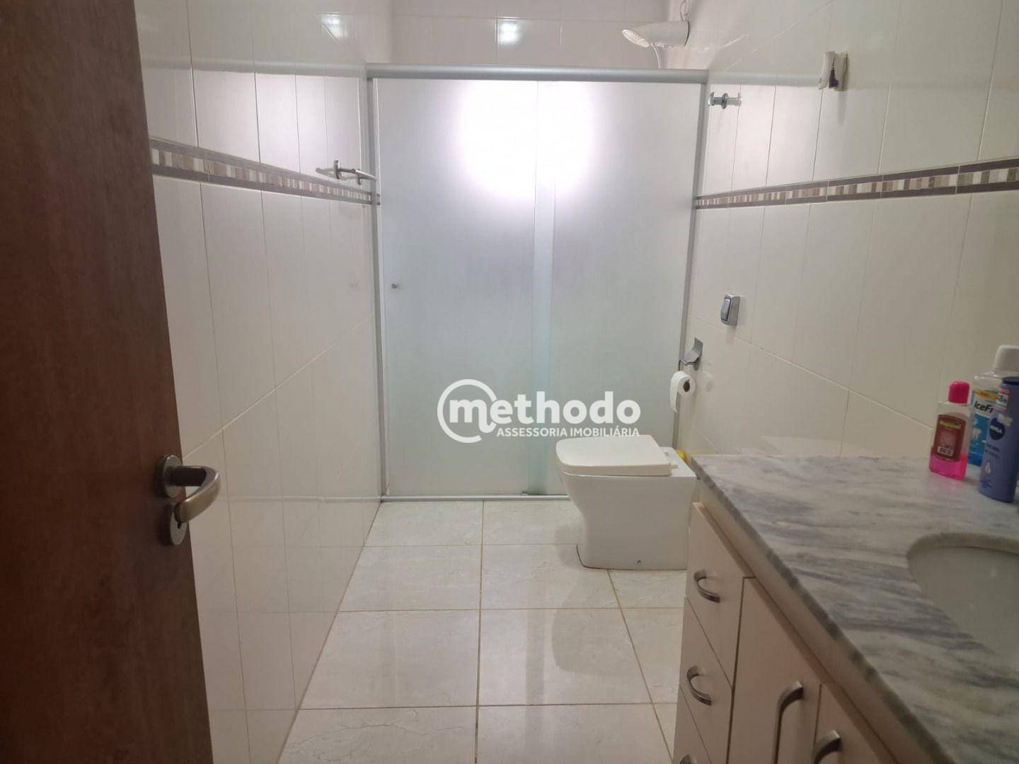 Casa à venda com 3 quartos, 220m² - Foto 7