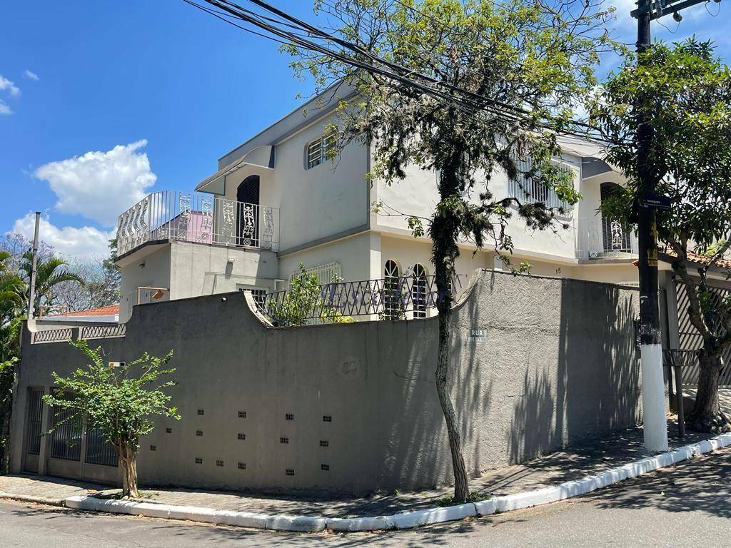 Sobrado à venda com 4 quartos, 170m² - Foto 2