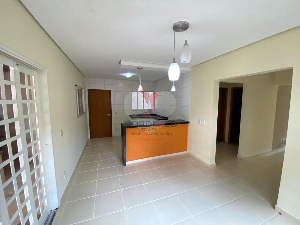 Casa à venda com 3 quartos, 188m² - Foto 1