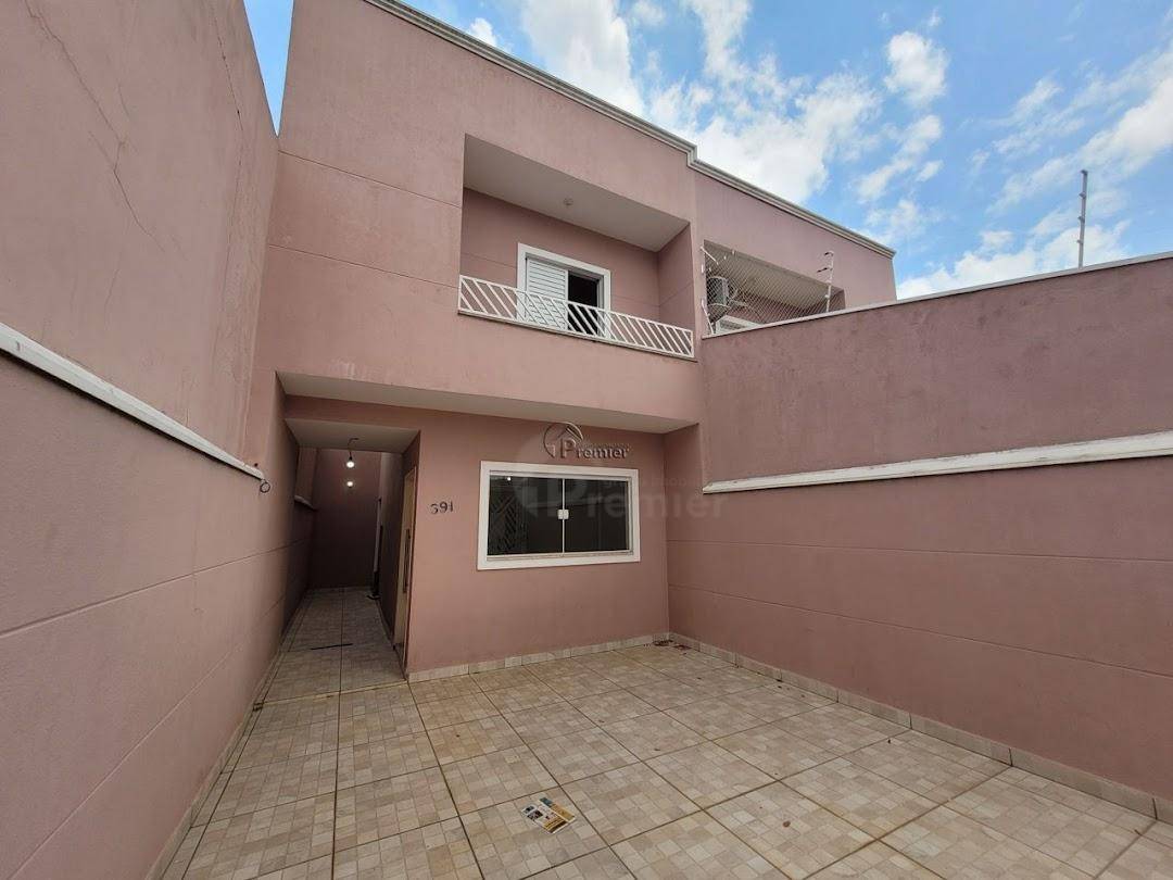 Casa à venda e aluguel com 3 quartos, 126m² - Foto 1