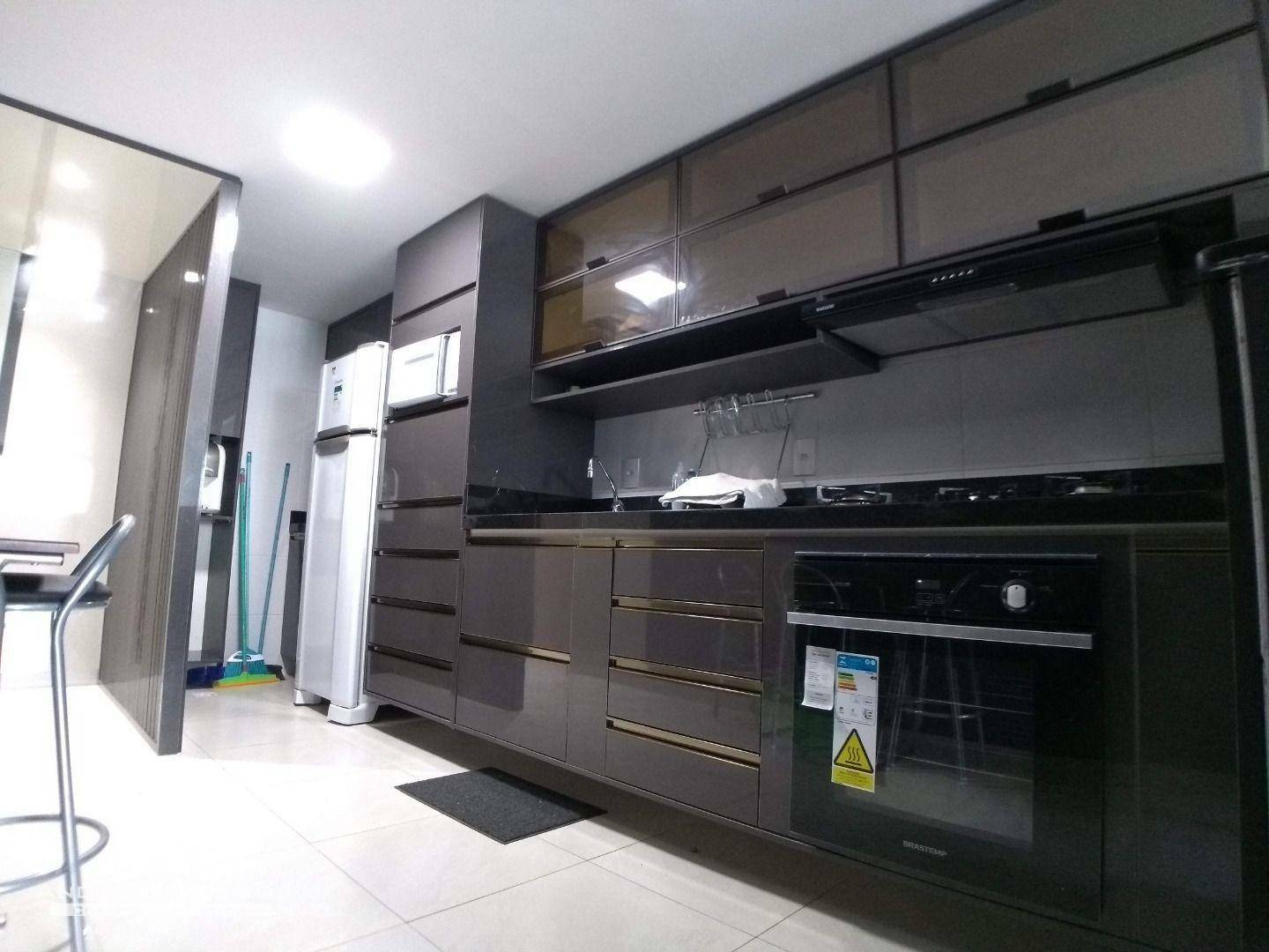 Apartamento à venda com 2 quartos, 62m² - Foto 19