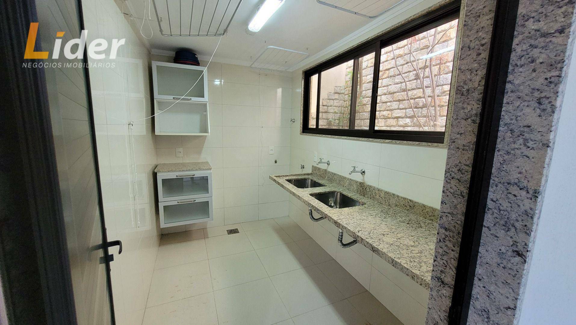 Casa à venda com 4 quartos, 279m² - Foto 16