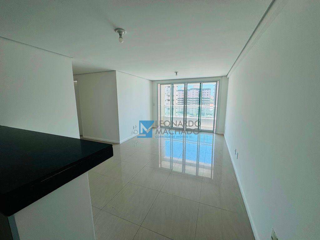 Apartamento à venda com 3 quartos, 80m² - Foto 1