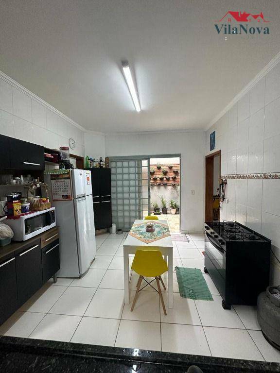 Casa à venda com 3 quartos, 100m² - Foto 3