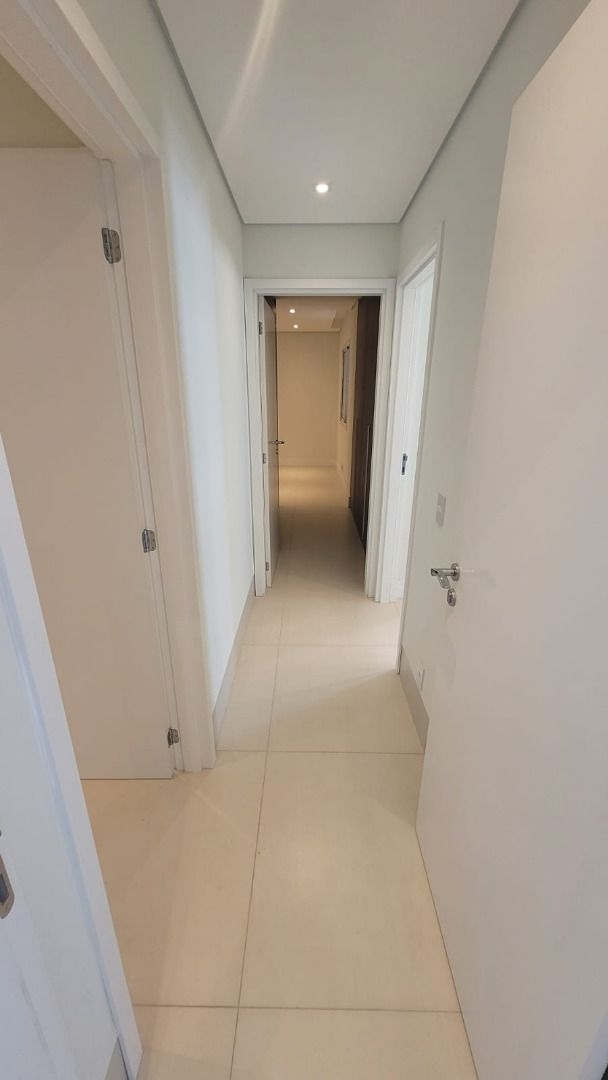 Apartamento à venda com 3 quartos, 156m² - Foto 9