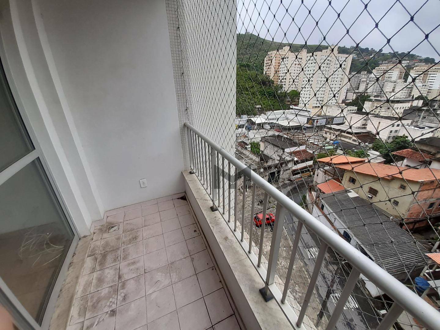 Apartamento à venda com 2 quartos, 79m² - Foto 3