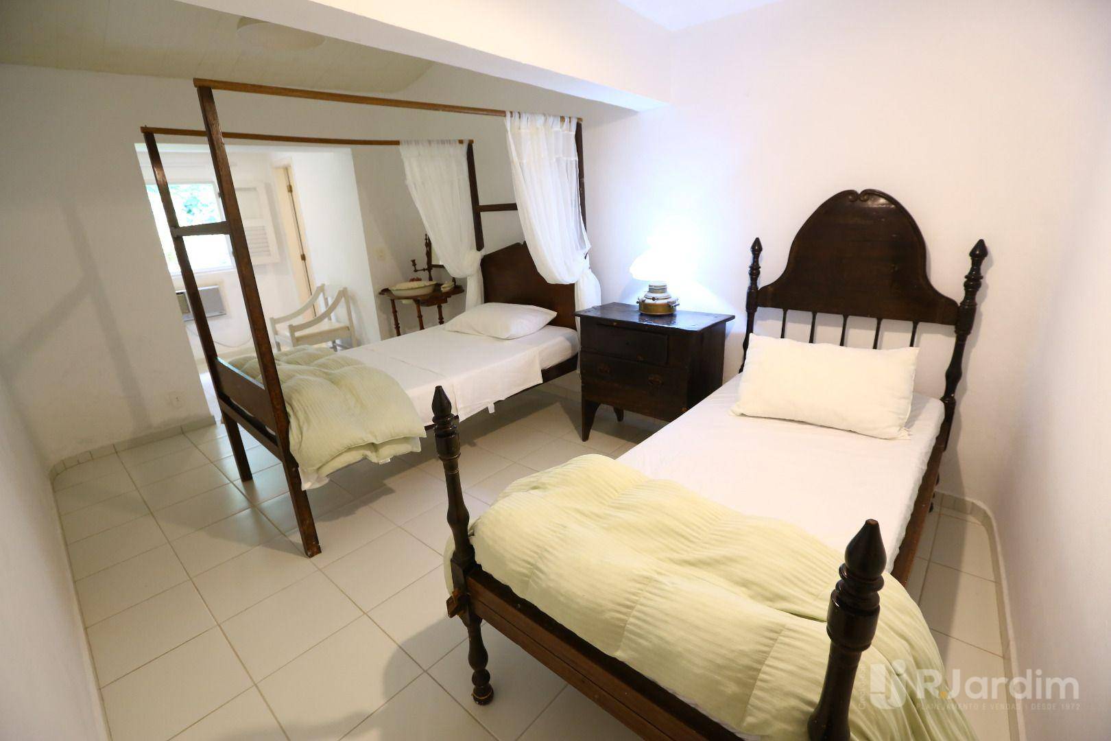 Casa de Condomínio à venda com 6 quartos, 450m² - Foto 18