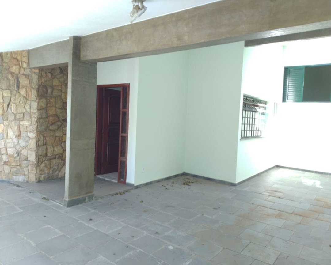 Casa à venda com 4 quartos, 350m² - Foto 3