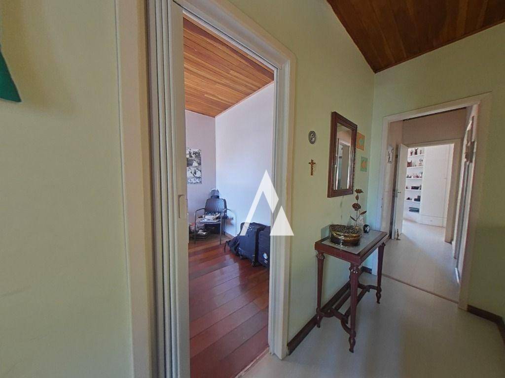 Casa à venda com 3 quartos, 210m² - Foto 14