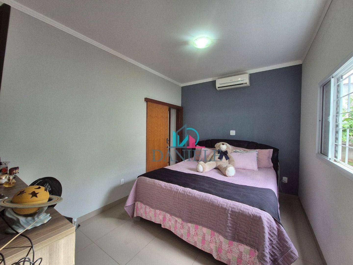 Casa à venda com 3 quartos, 240m² - Foto 22