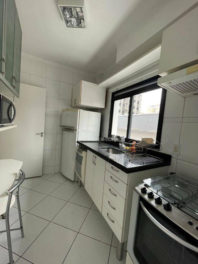 Apartamento para alugar com 3 quartos, 143m² - Foto 5