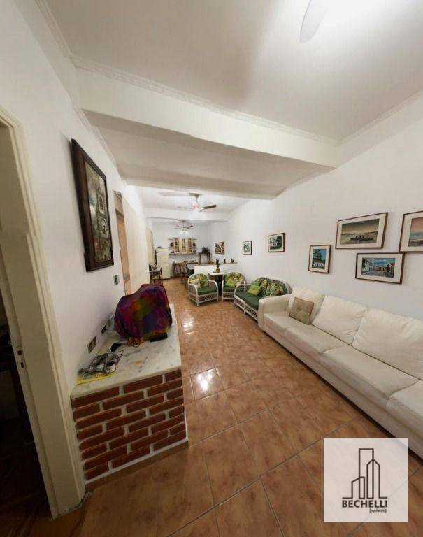 Casa à venda com 4 quartos, 194m² - Foto 1