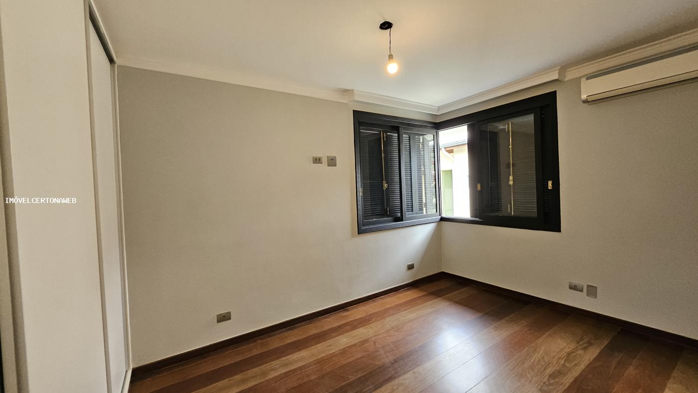 Casa à venda com 5 quartos, 420m² - Foto 35