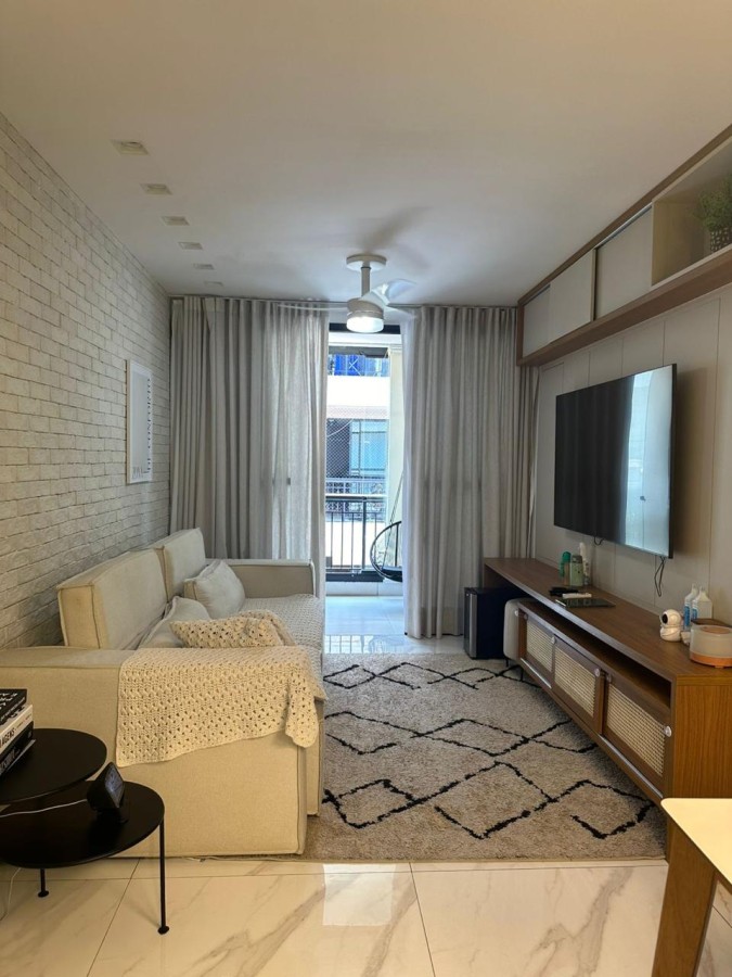 Apartamento à venda com 3 quartos, 110m² - Foto 1