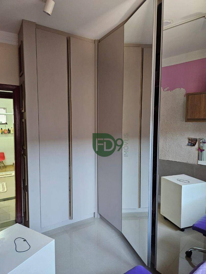 Casa à venda com 3 quartos, 180m² - Foto 11