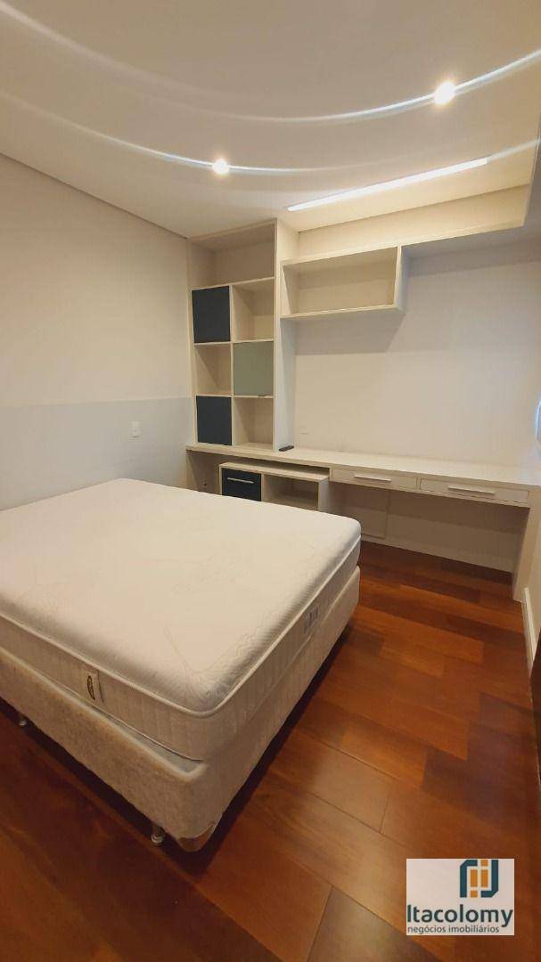 Apartamento para alugar com 3 quartos, 243m² - Foto 27