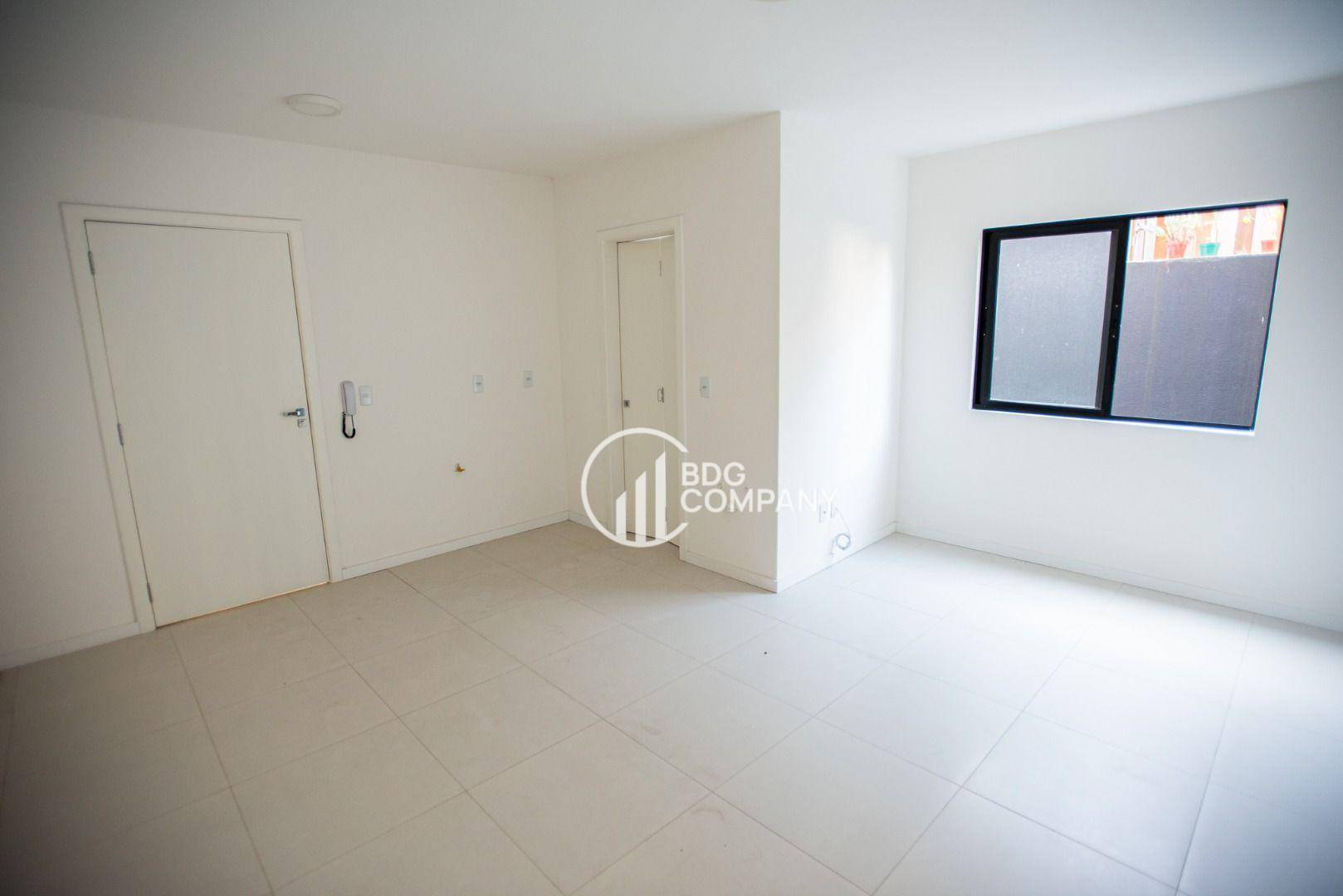 Apartamento à venda com 2 quartos, 65m² - Foto 17