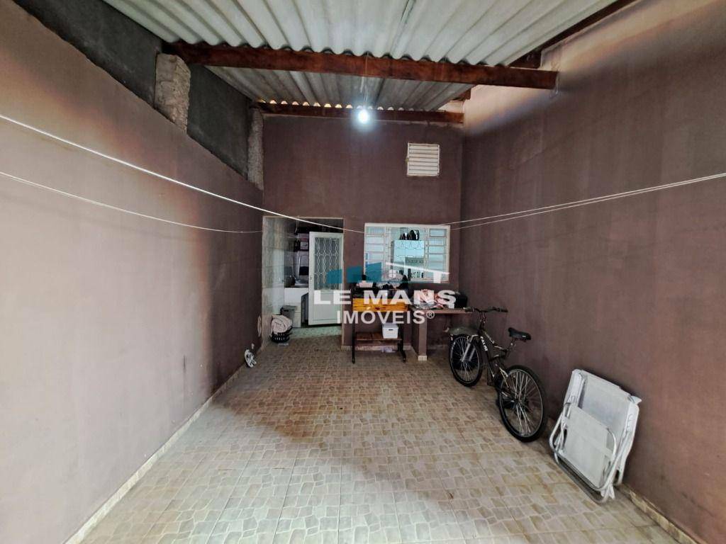 Casa à venda com 3 quartos, 105m² - Foto 12