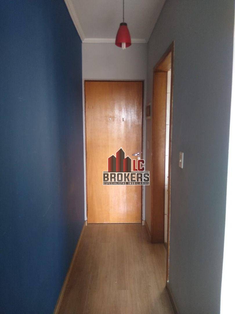 Apartamento para alugar com 2 quartos, 69m² - Foto 13