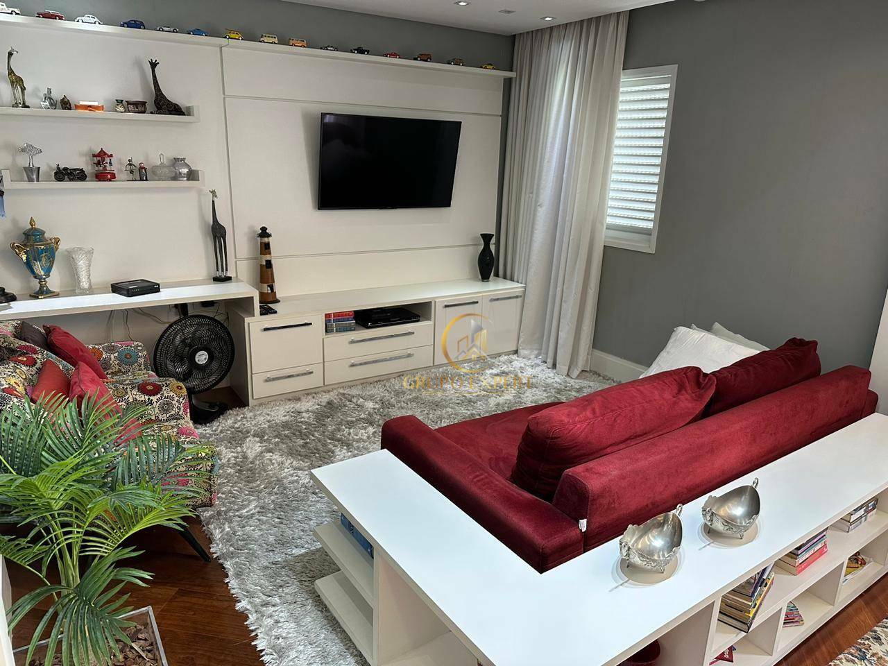 Apartamento à venda com 3 quartos, 130m² - Foto 2