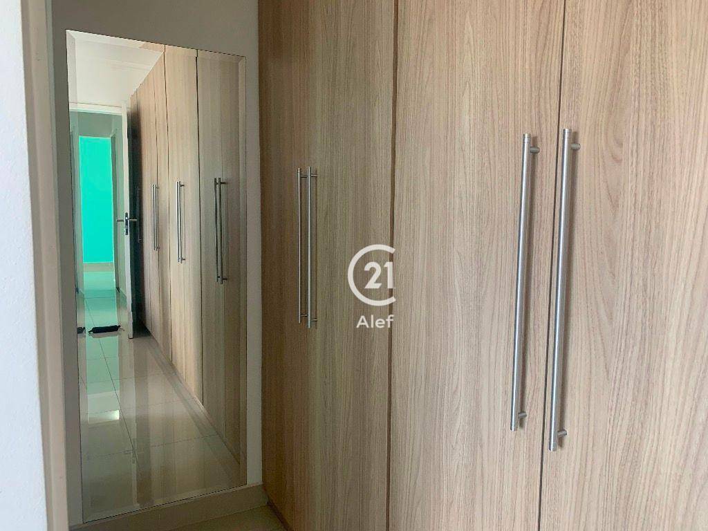 Apartamento para alugar com 2 quartos, 150m² - Foto 17