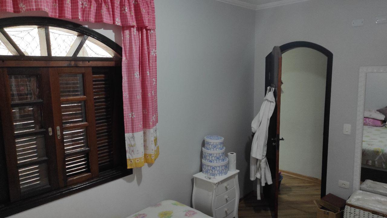 Sobrado à venda com 4 quartos, 185m² - Foto 2