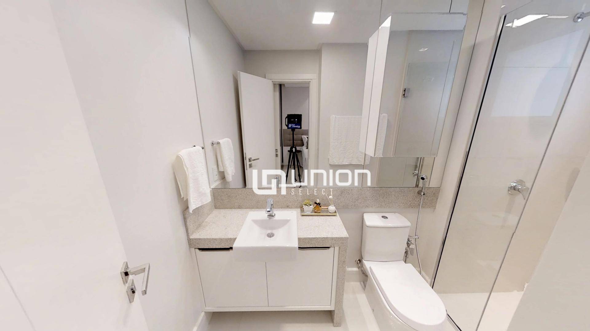 Apartamento à venda com 4 quartos, 237m² - Foto 9