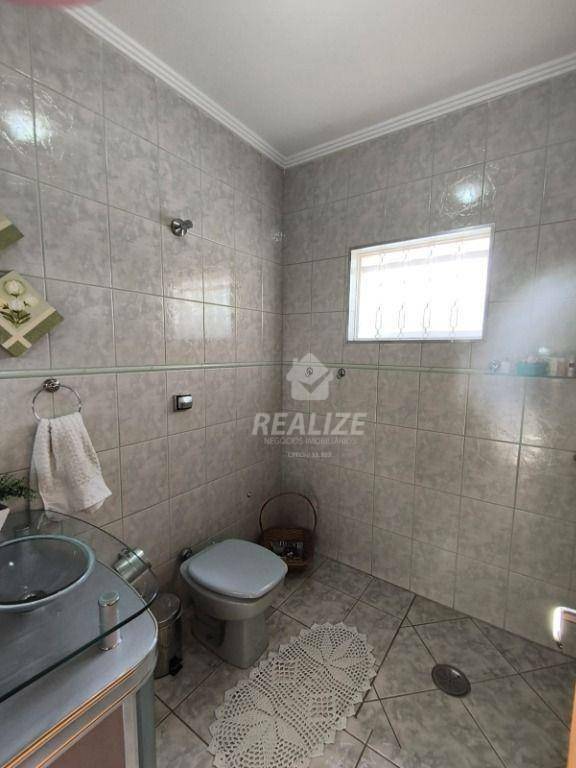 Casa à venda com 3 quartos, 210m² - Foto 10